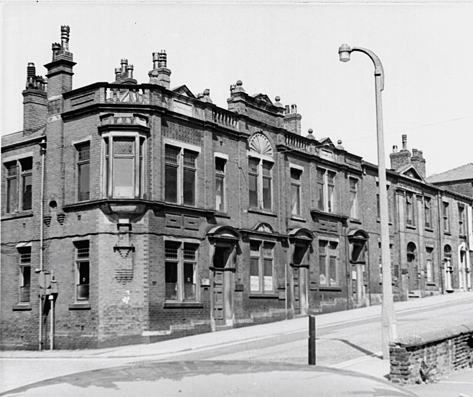 Black and white old photograph of Ascroft Street.